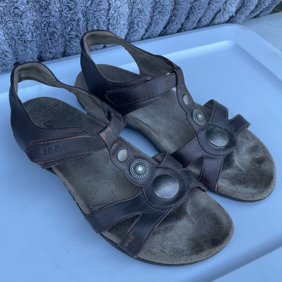Taos treasure sandals brown size 9 leather adjustable ankle strap - Picture 1 of 6